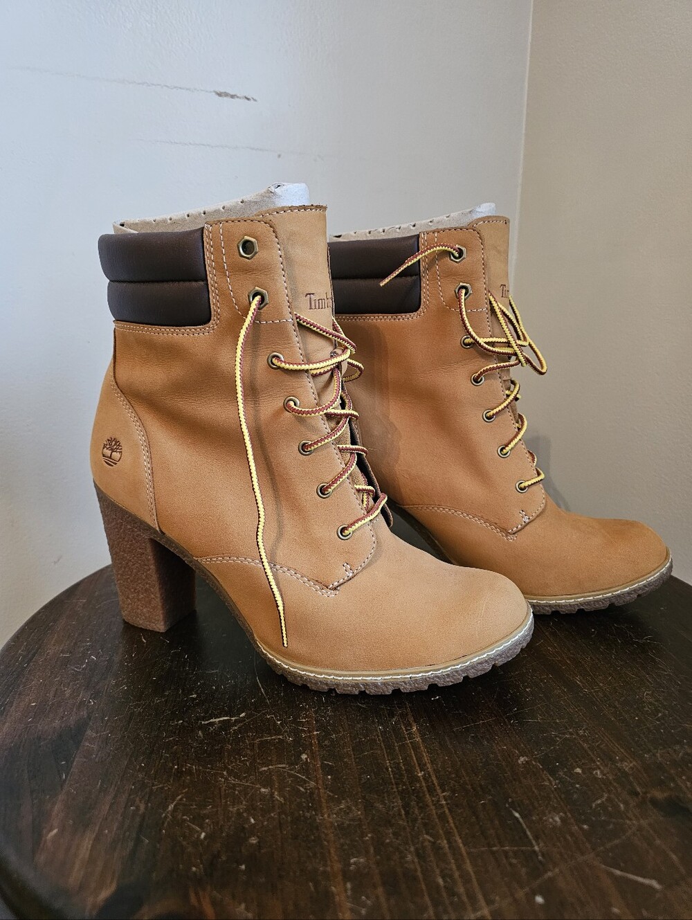 Timberland Tan Lace-Up Heeled Ankle Boots with Dark Brown Collar